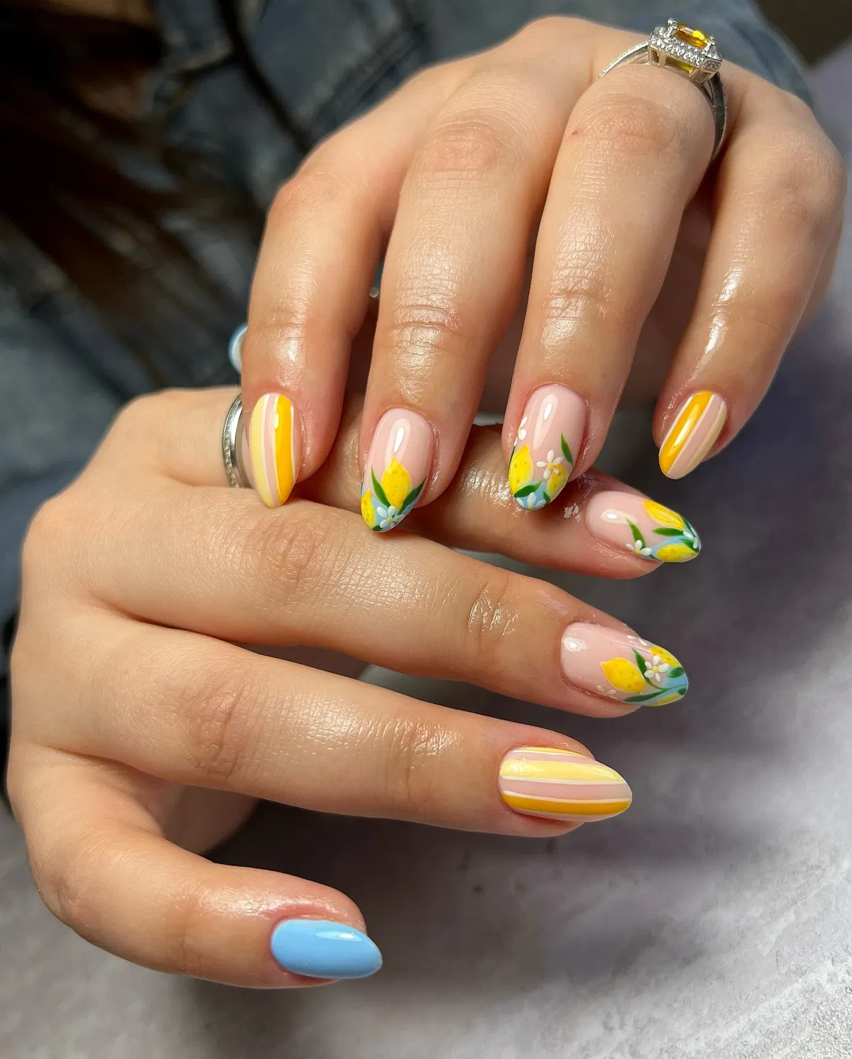 lemon-and-blue-nails_learnahstarbuck_nailartist_10-2.webp