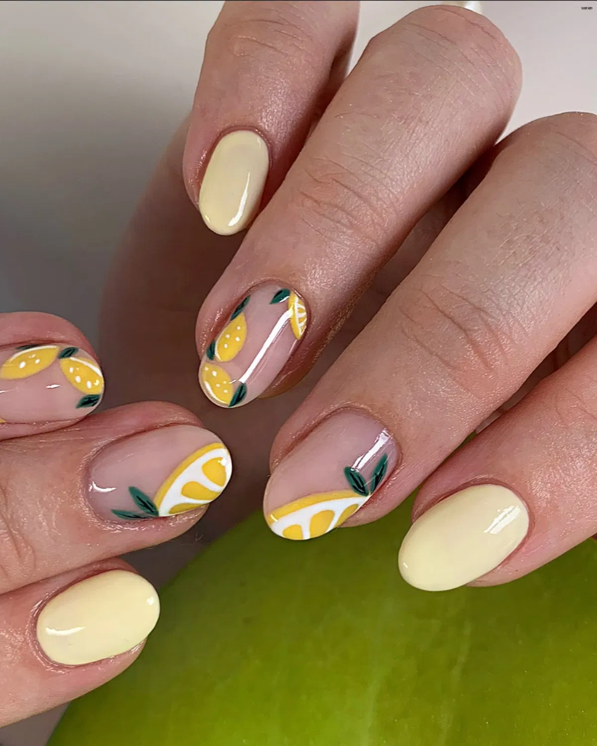 lemon-nails-designs_silkbeauty.uk_8.webp