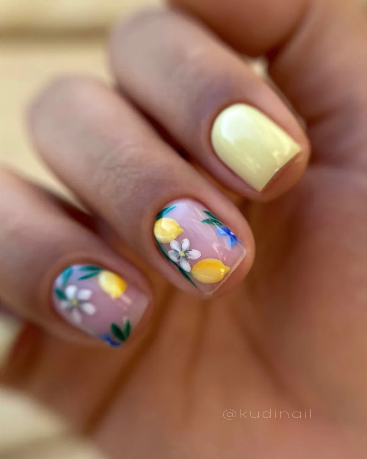 lemon-nails_kudinail_17.webp