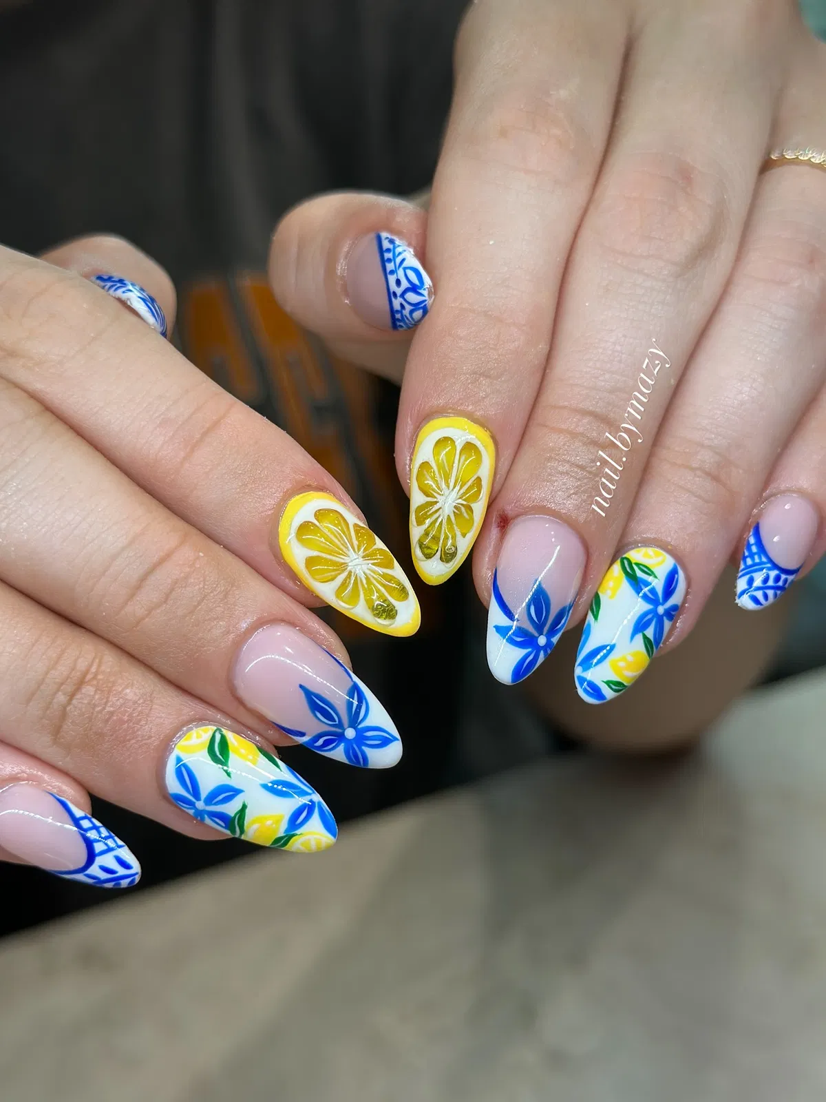 lemon-yellow-nails_nail.bymazy_19-1.webp