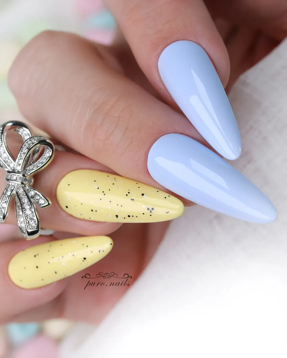 lemon-yellow-nails_puro.nails_8-1.webp