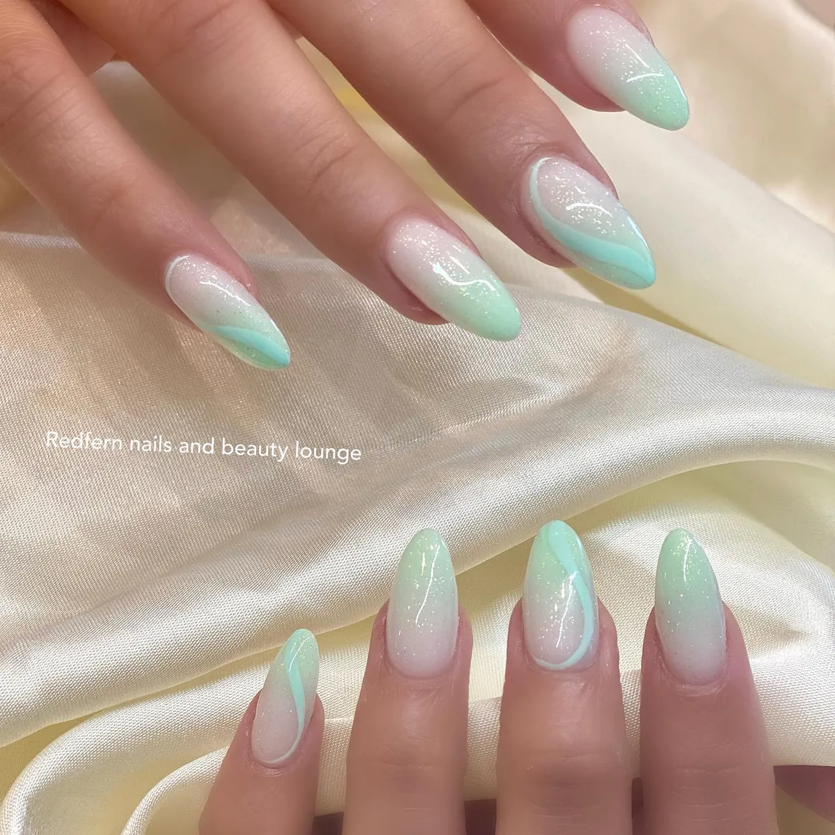 light-green-nails_acenails_andbeauty_7.webp