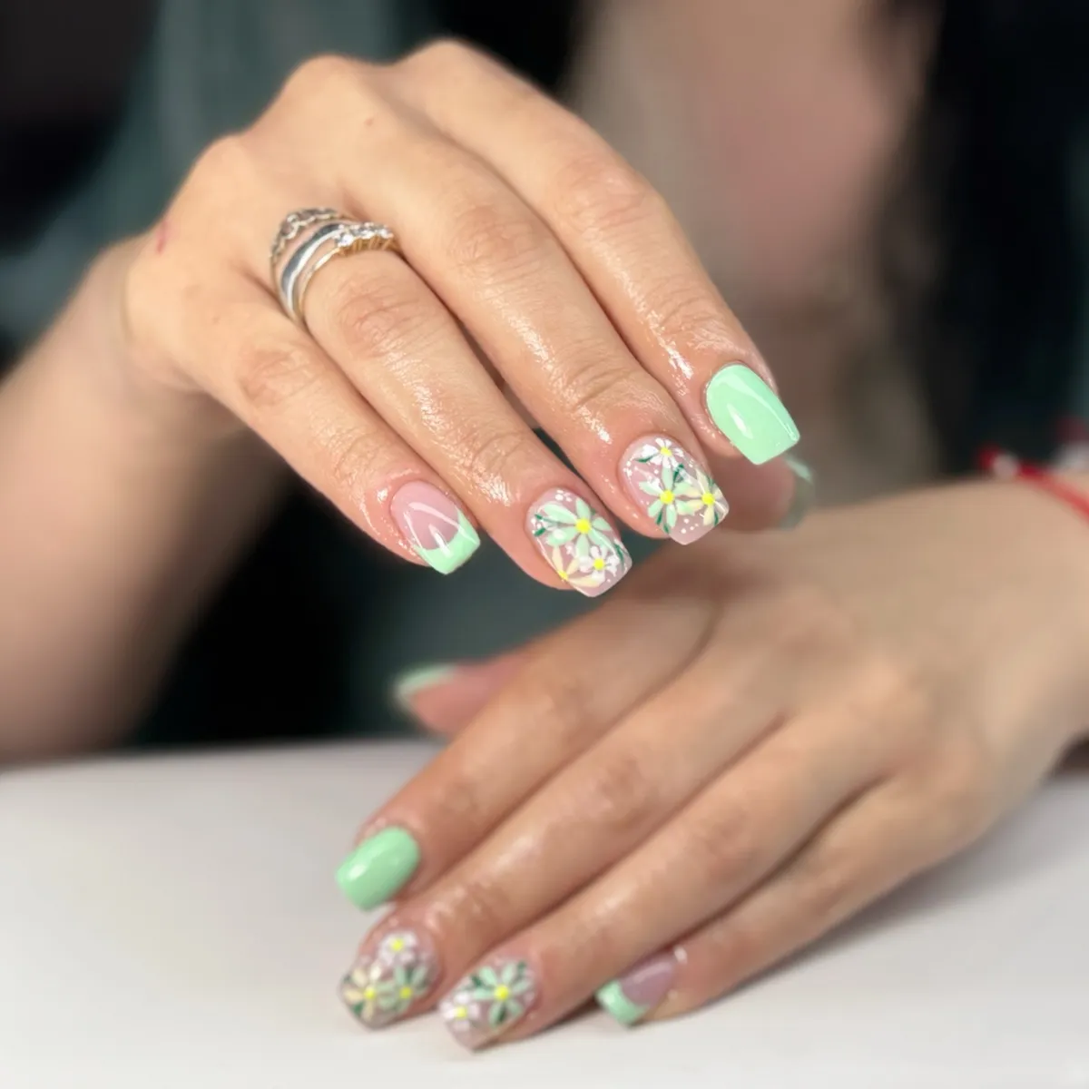 light-green-nails_nai27575_12.webp