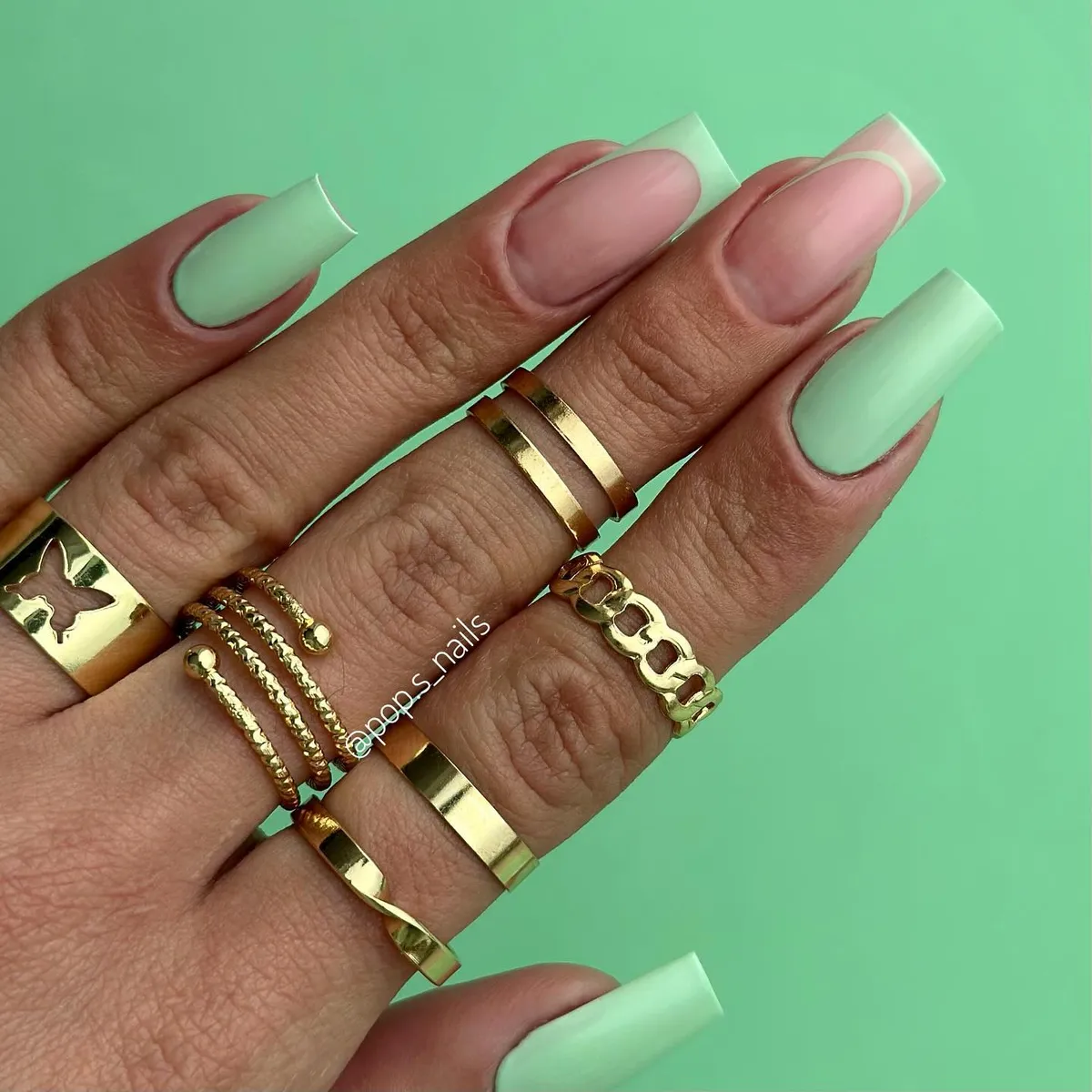 light-green-nails_pop.s_nails_4.webp