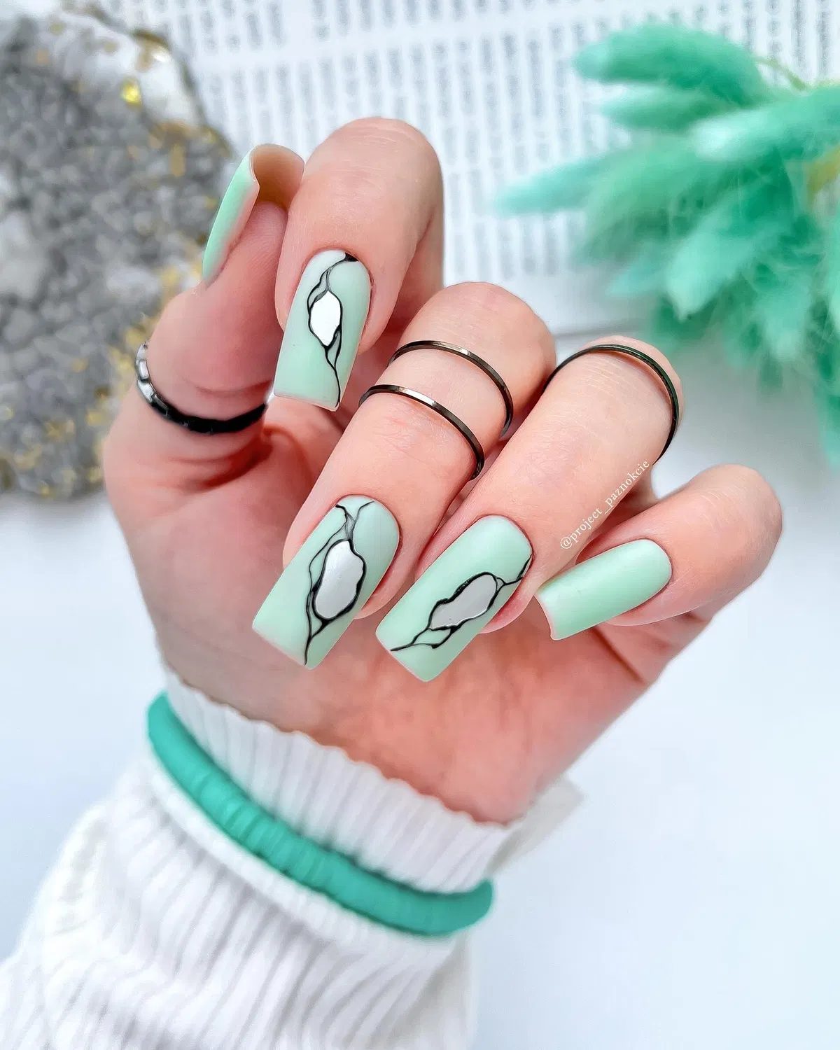 mint-green-nails_project_paznokcie_10.webp