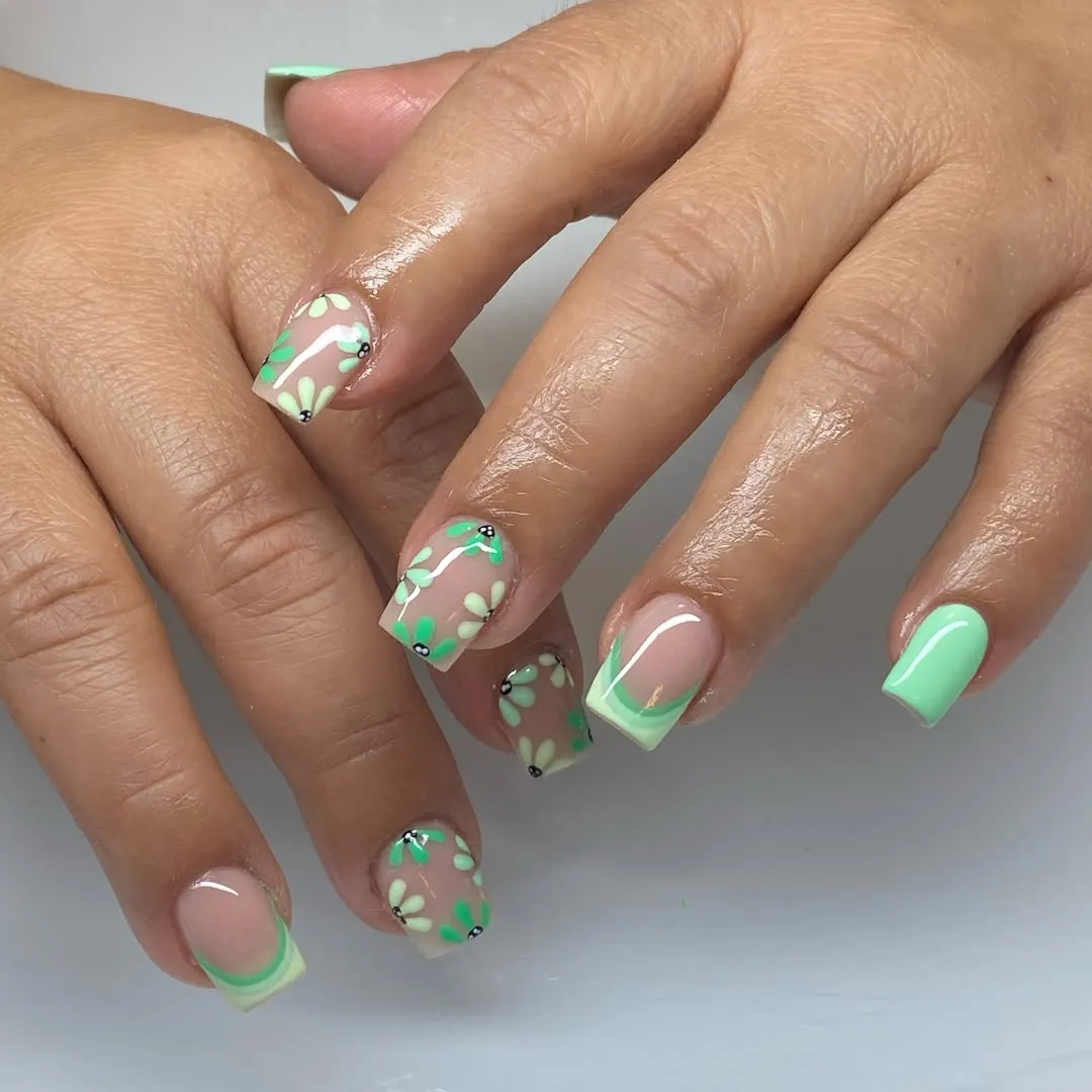 mint-green-nails_theglamklub_7.webp