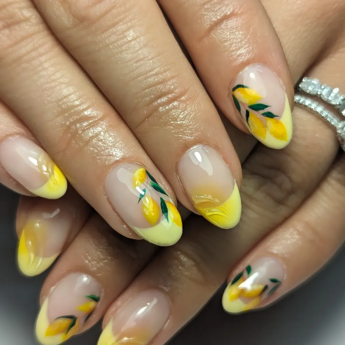nails-lemon_bhambnails_2.webp