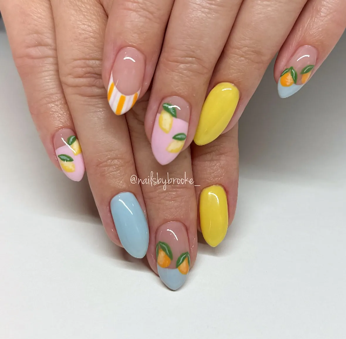 nails-lemon_nailsbybrooke__10.webp