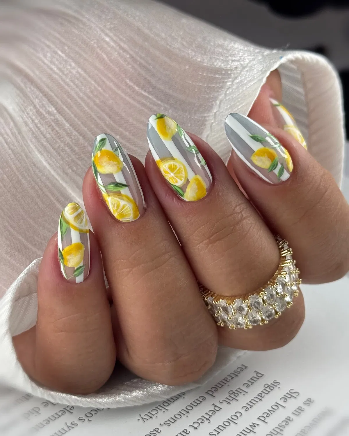 nails-lemon_nailsbyharry__8.webp