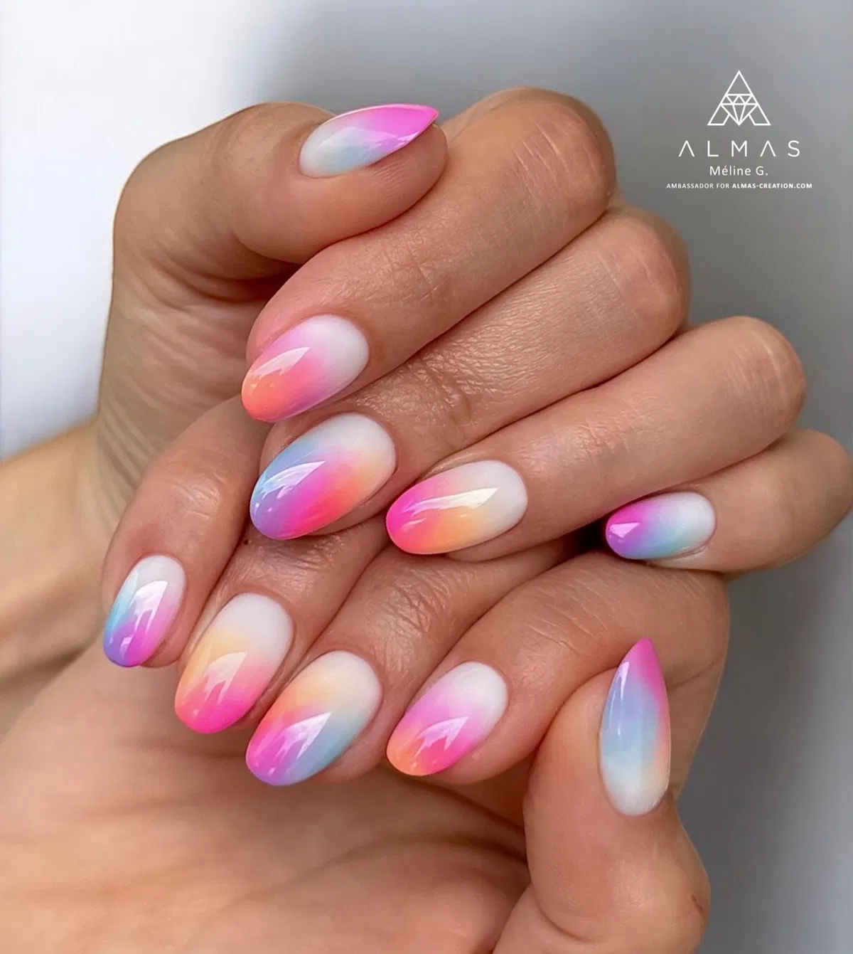 Long almond pastel-bright ombré gradients