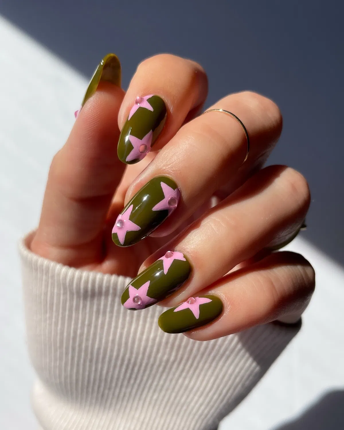 olive-green-nails_thatglosssauce_15.webp