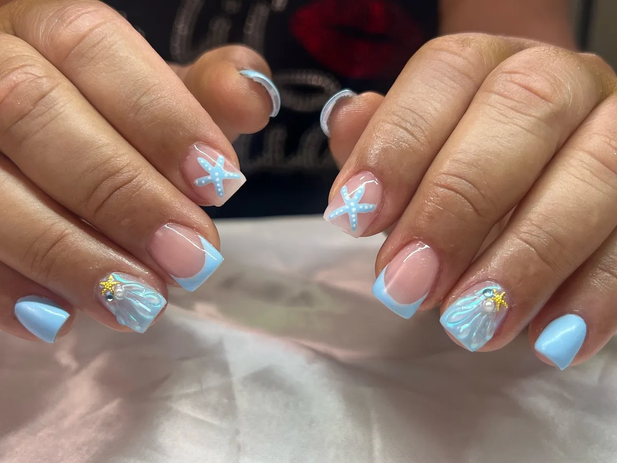 short-summer-nails_arletys__nails_16.webp