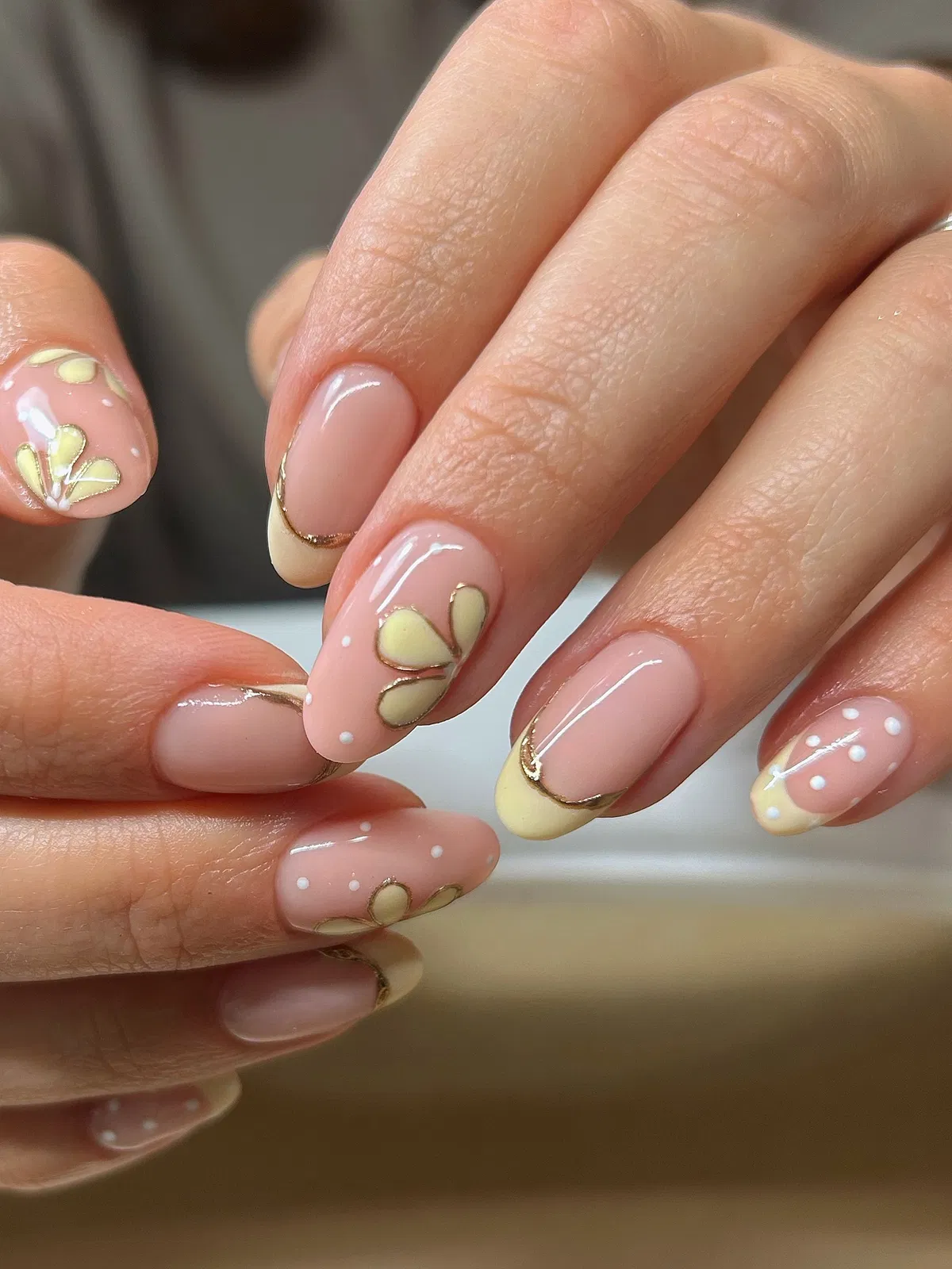 simple-summer-nails__by_shelley_12.webp