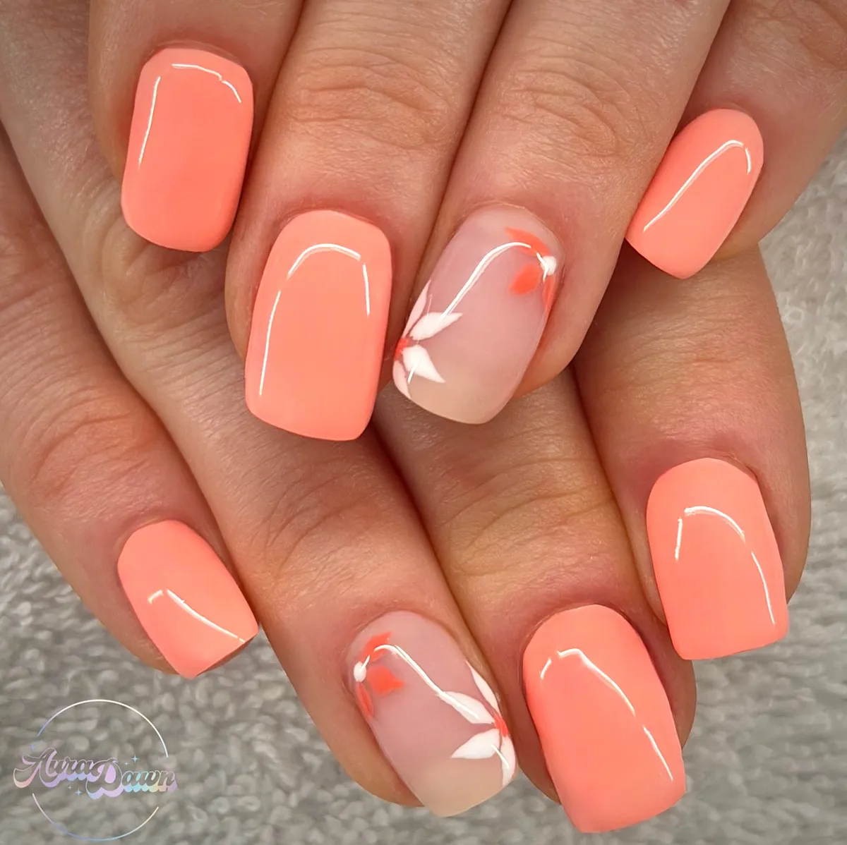 simple-summer-nails_auradawnbeauty_6.webp