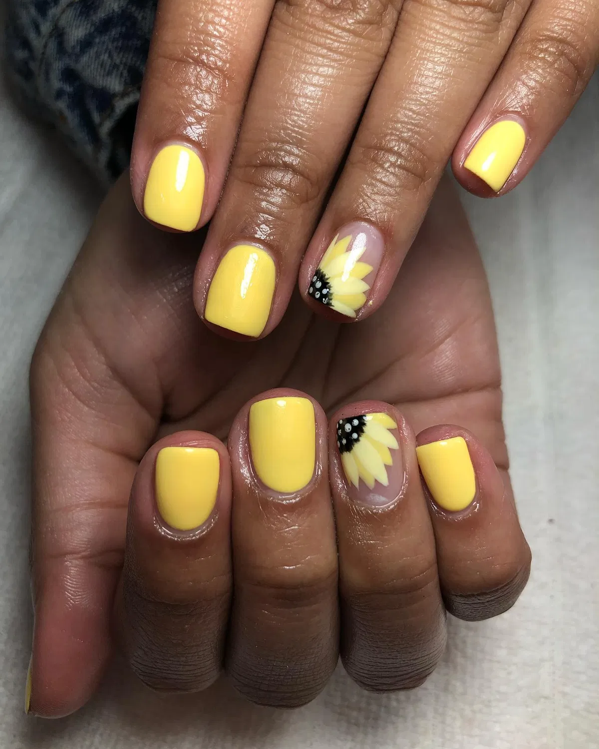 Pale Yellow Nails with Corner Sunflower Accents