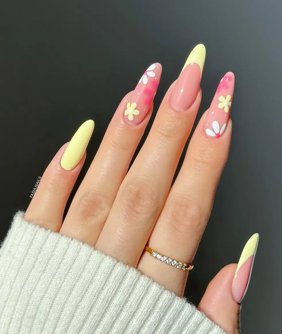 Pale yellow mix with 3D-style flower accents