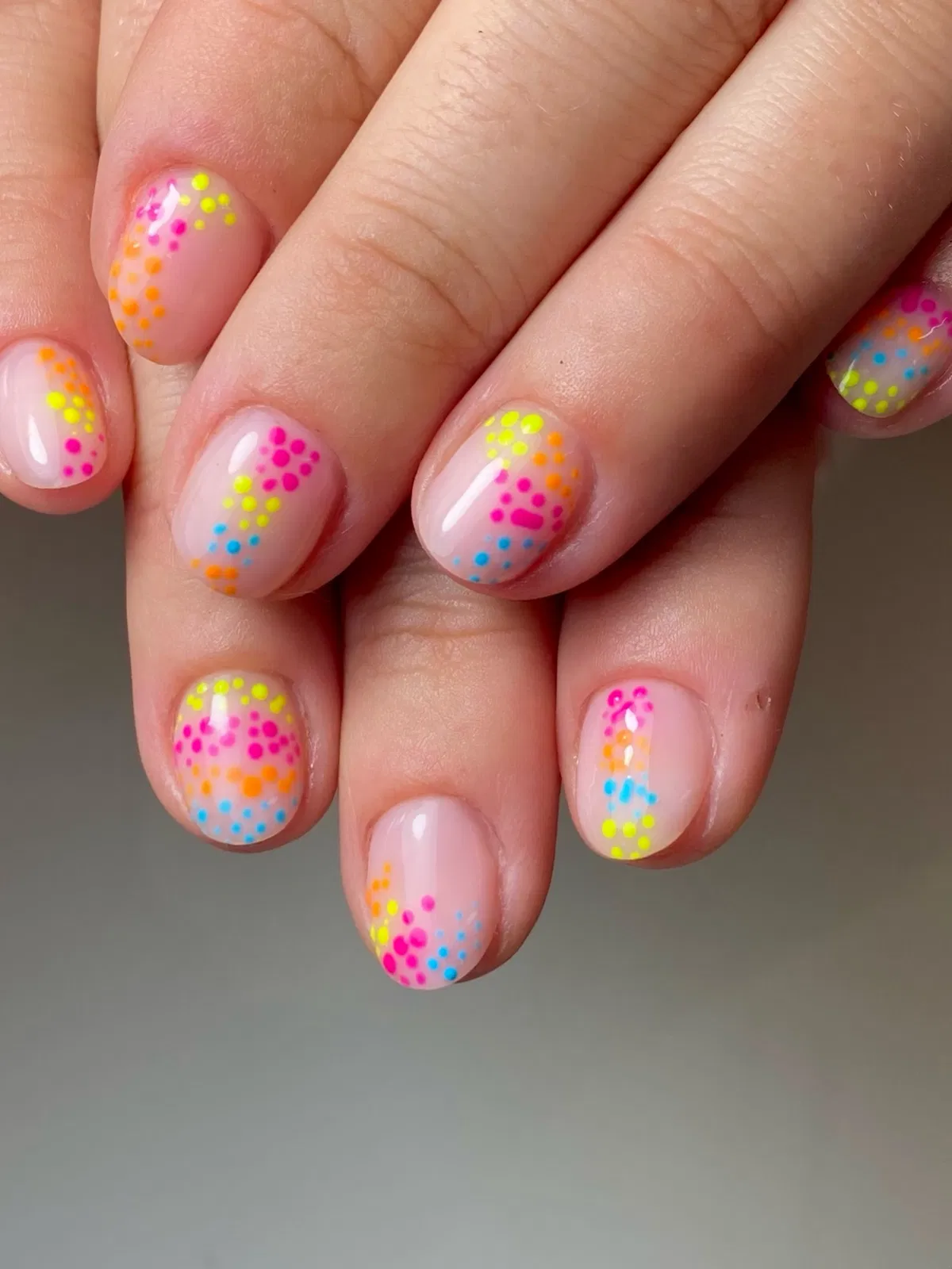 summer-nails-2026_emilia_rose_beauty_16.webp