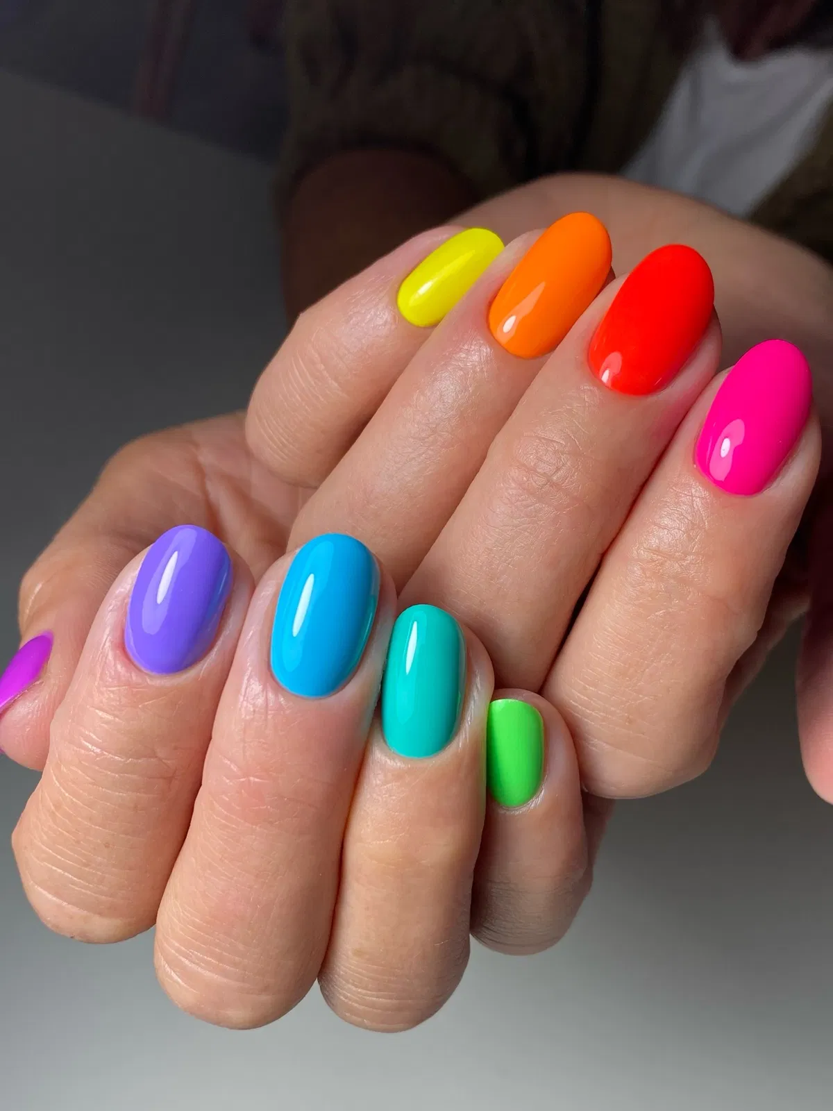 vacation-nails-summer_emilia_rose_beauty_13.webp