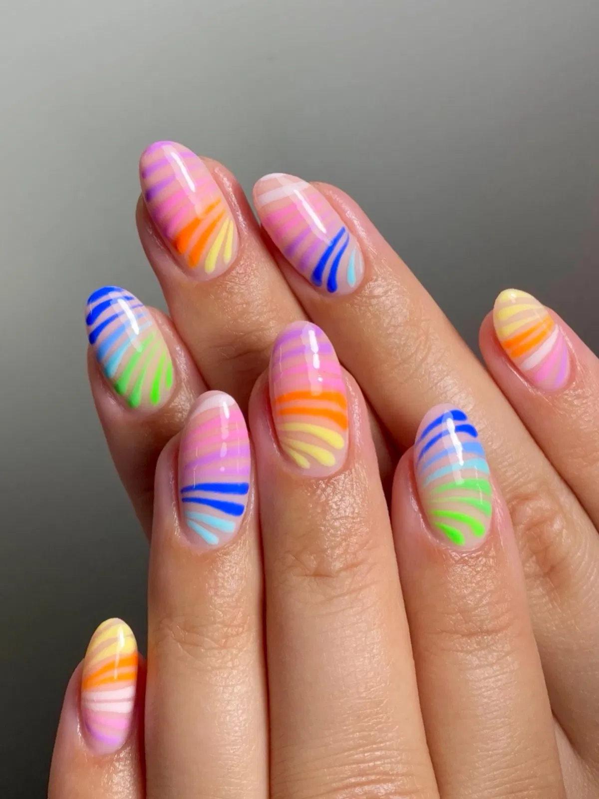 vacation-nails-summer_emilia_rose_beauty_3.webp