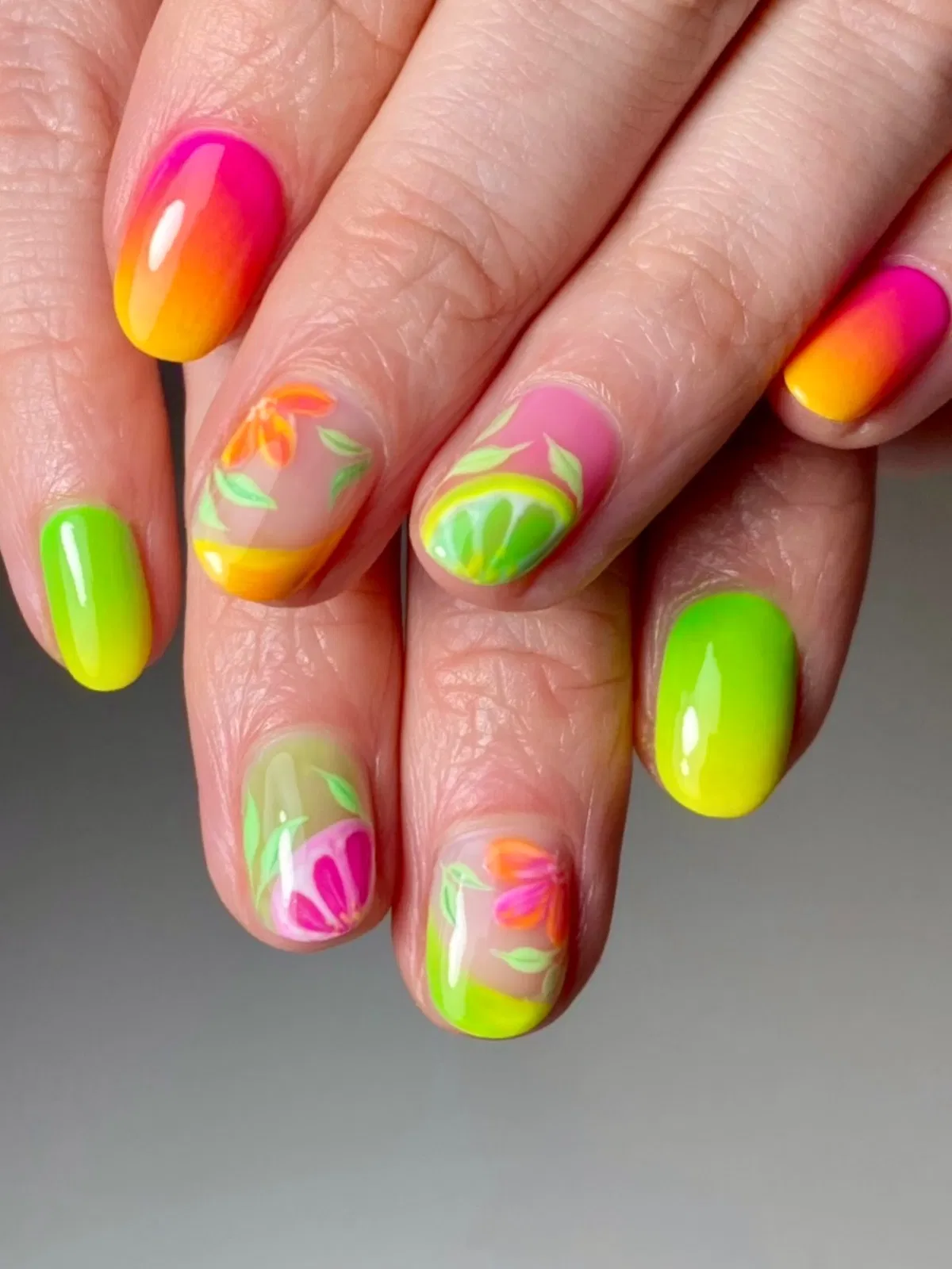 vacation-nails-summer_emilia_rose_beauty_4.webp