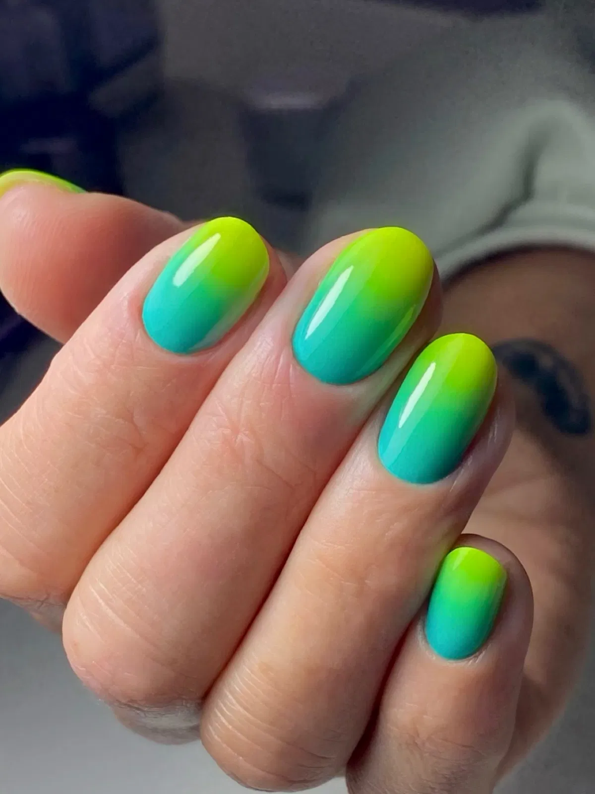 vacation-nails-summer_emilia_rose_beauty_8.webp