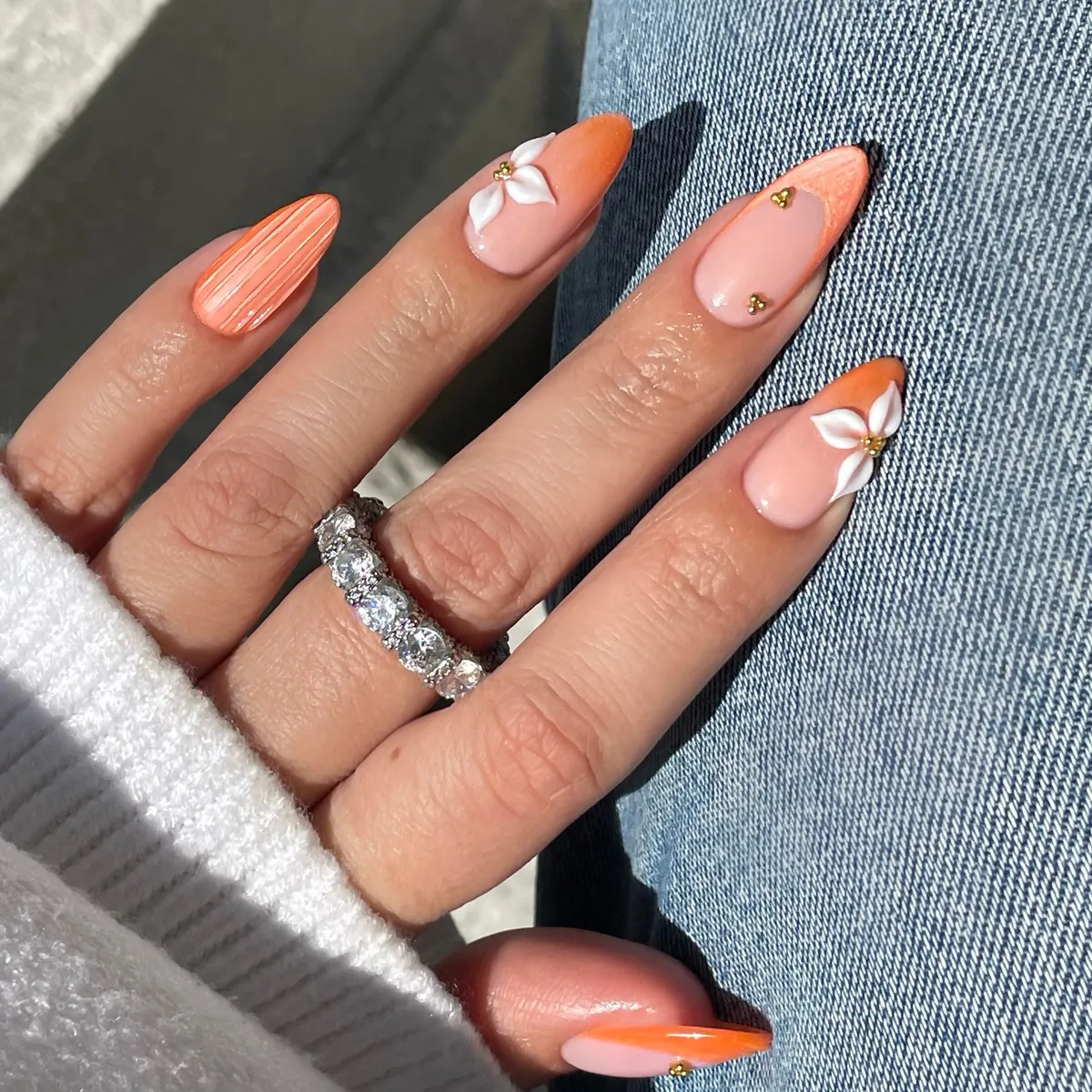vacation-nails-summer_nailzkatkat_1.webp
