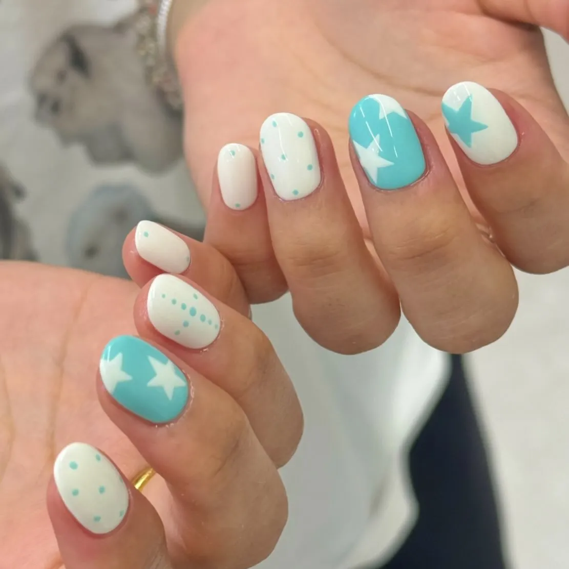 Turquoise-and-white stars with dotted accents