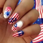 π½ 19 American Flag Nails That Look Like Tiny Pieces of Americana Fashion image by @themnailsdoe