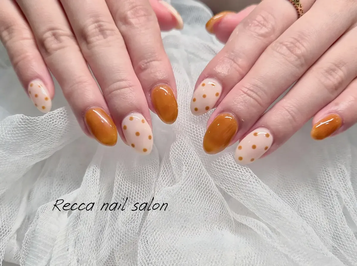 Burnt orange and nude polka-dot mix