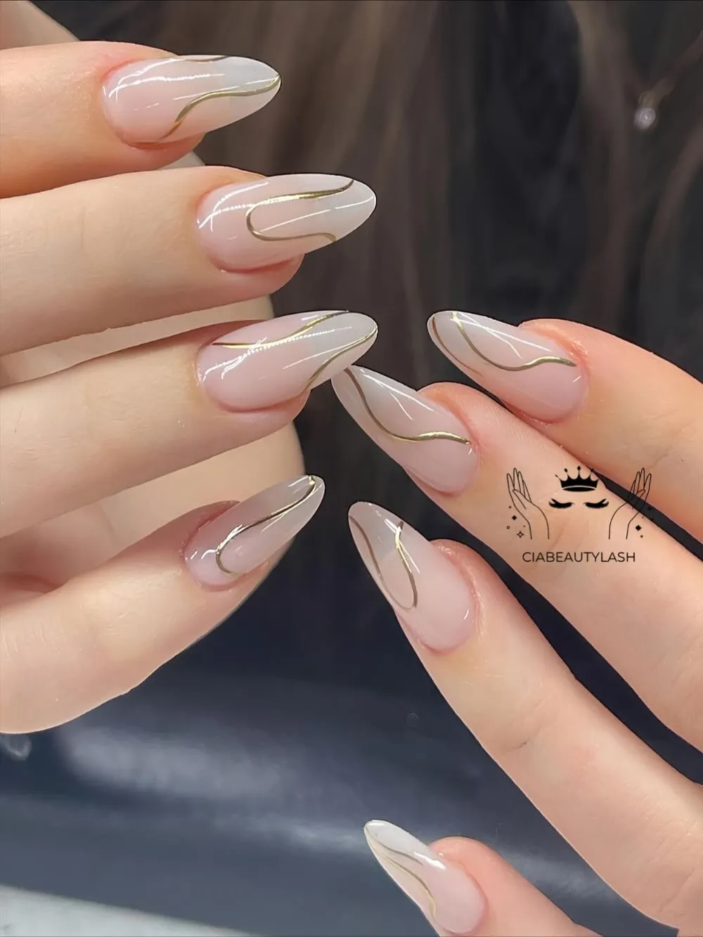 Long almond ombrΓ© with gold wavy lines