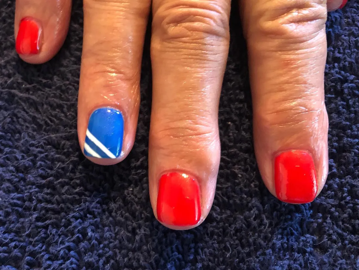 Red set with a simple blue diagonal-stripe accent