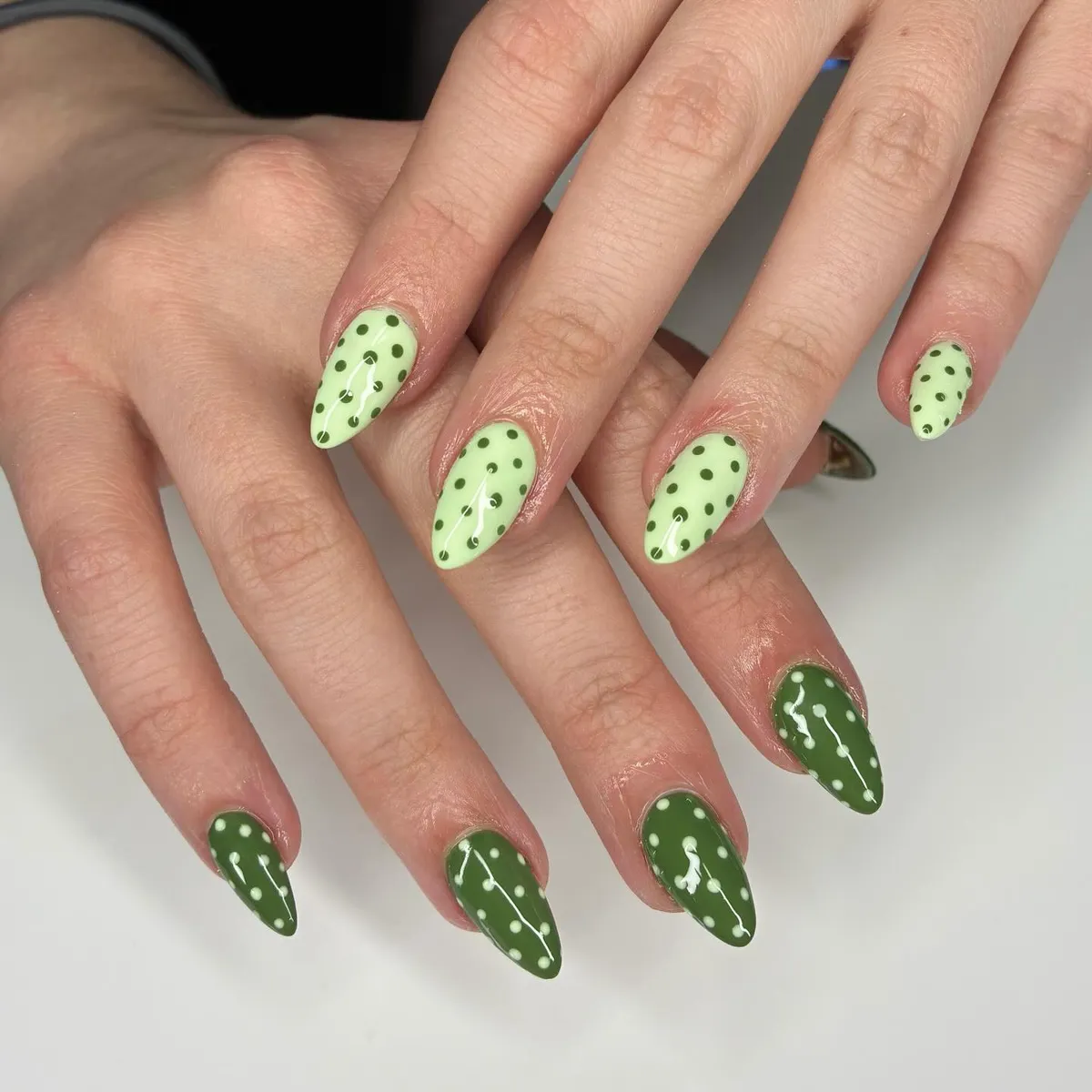 Mint and deep green polka-dot stiletto set
