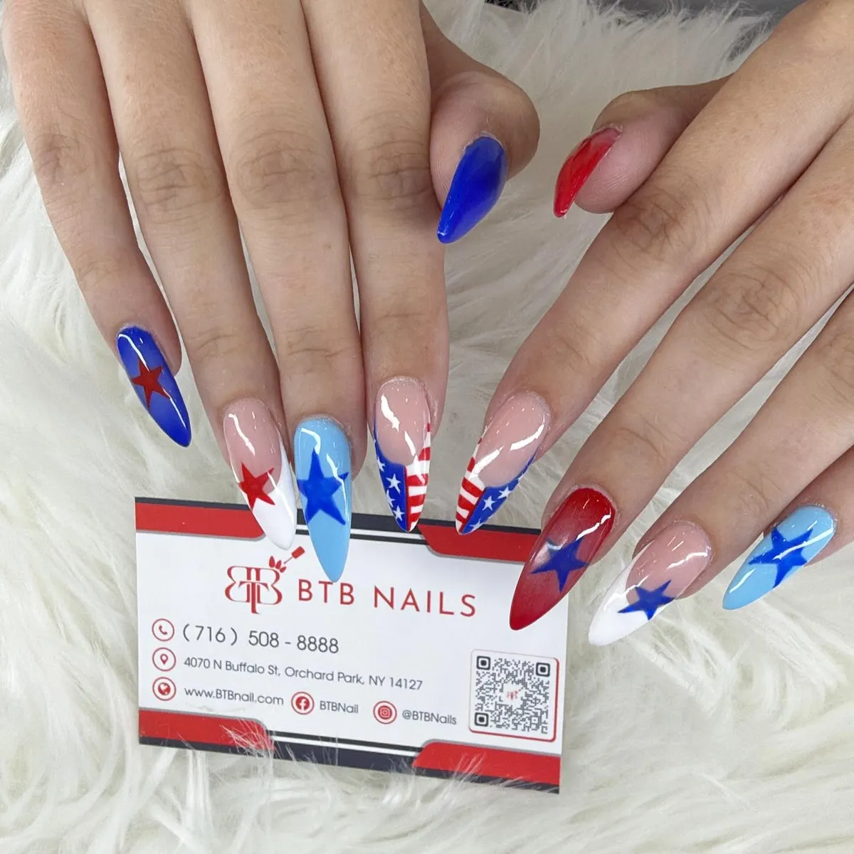 Long pointed stars and striped blue panels