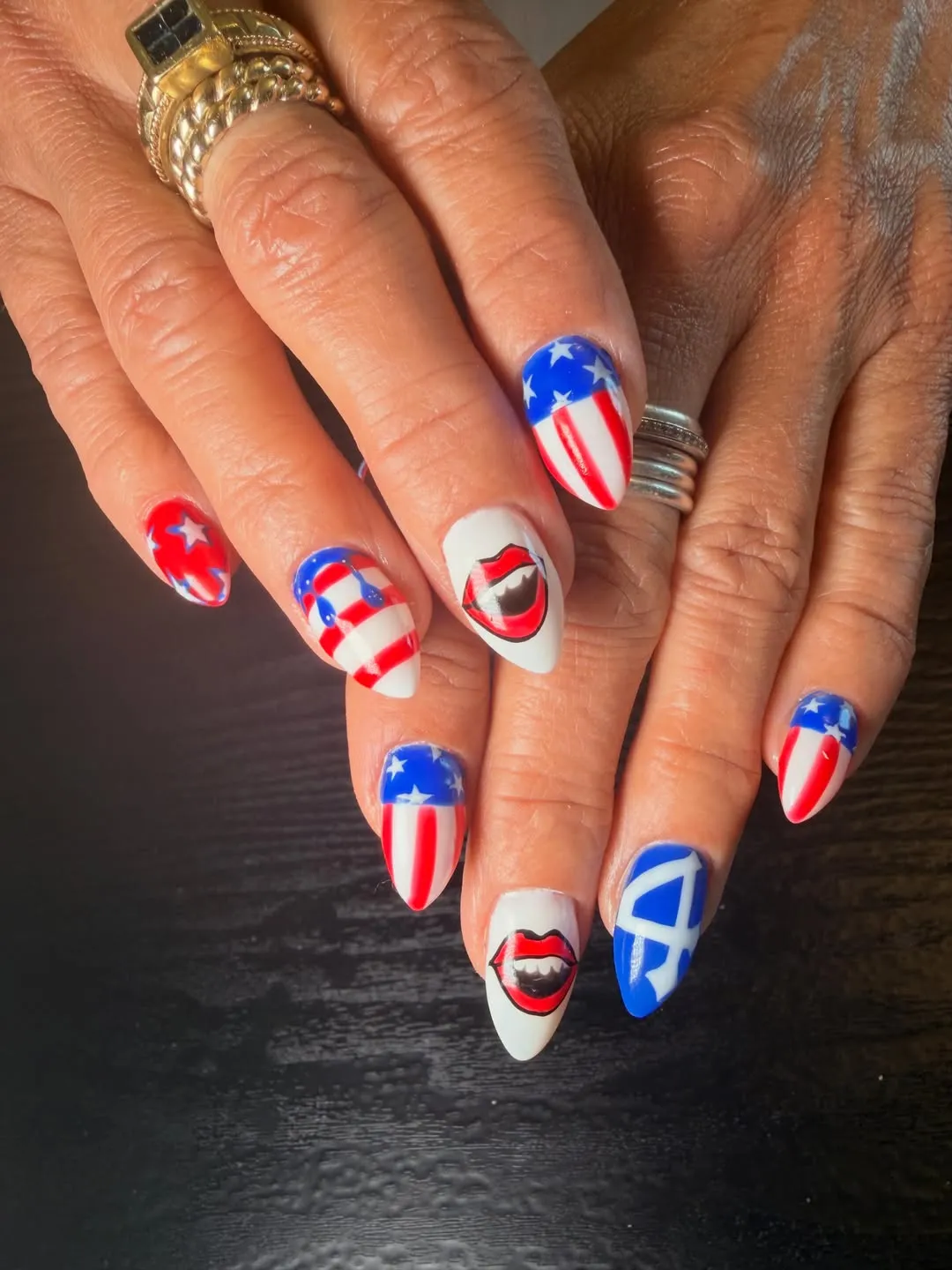 Pointed set with star-and-stripe blocks and graphic lips accents