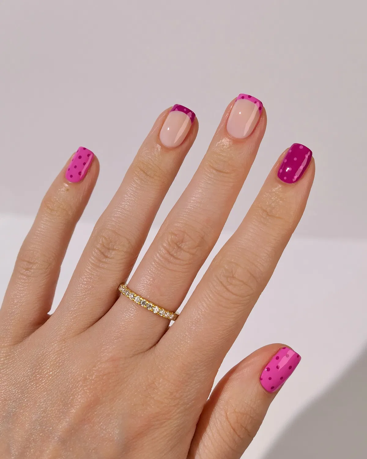 Short square pink set with dotted French tips