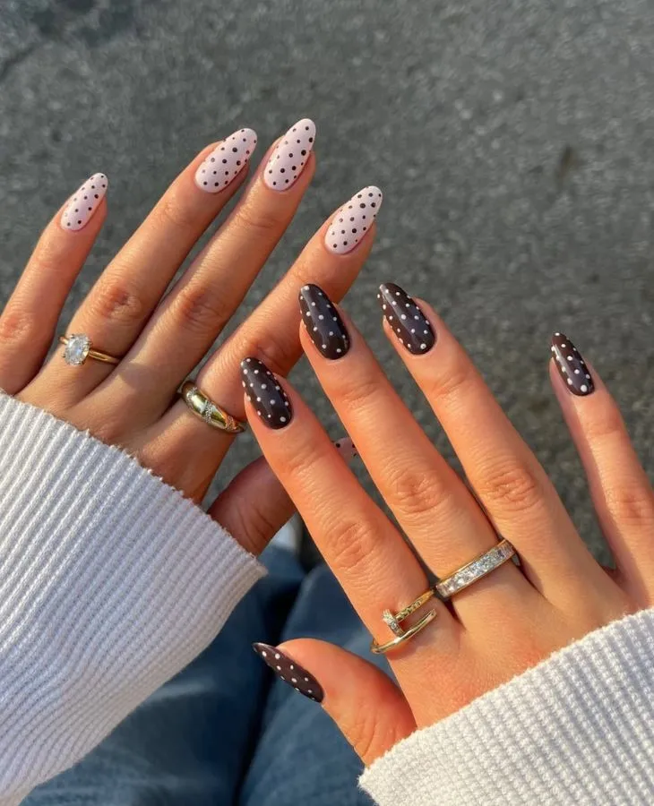 Two-tone set: pale pink/black dots and brown/white dots