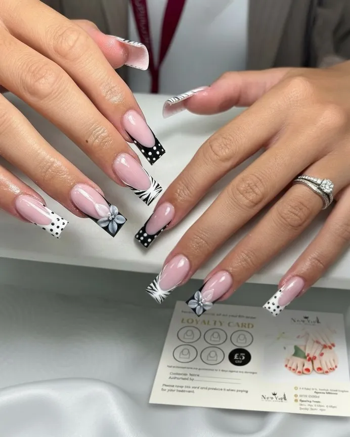 Mixed print tips: polka dots and stripes with 3D flowers