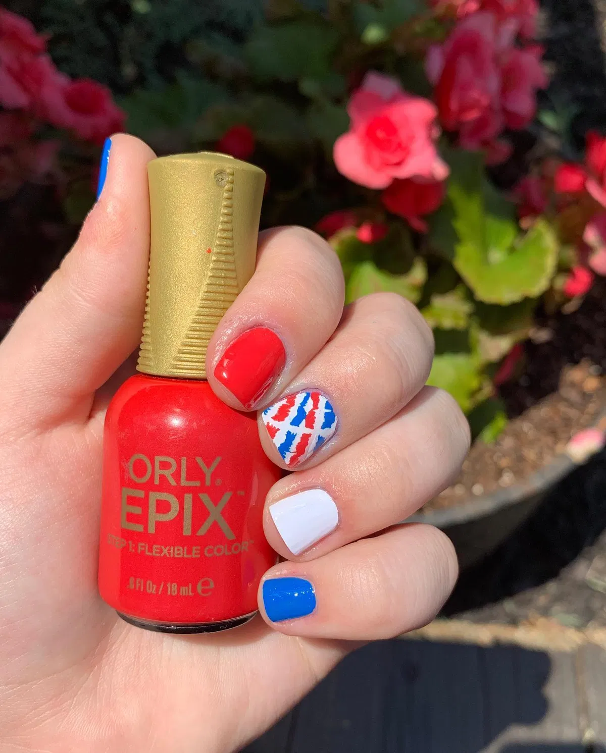 Solid Red/White/Blue with Zigzag Accent Nail
