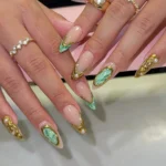 π 17 Dreamy Aura Nails with Gold for a Soft Luxe Look Fashion image by @beautynailspa_kunia