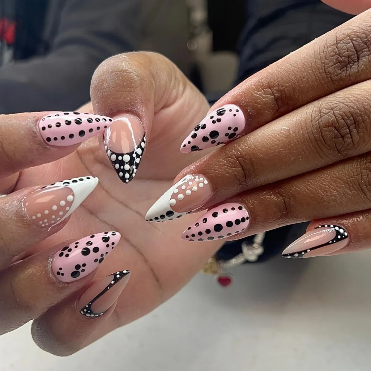 Glossy black set with gray marble accent nails