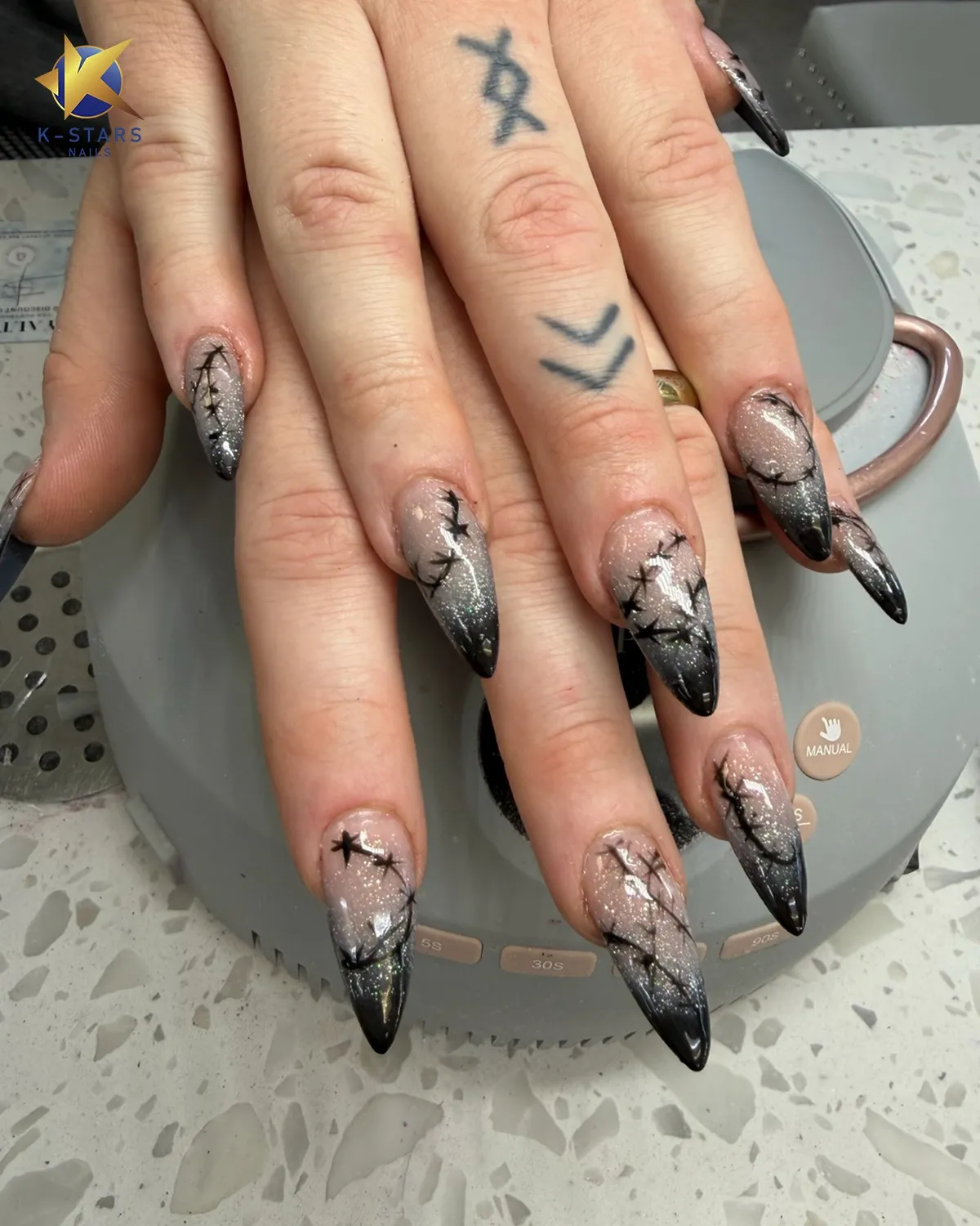Minimal short black ombre tips