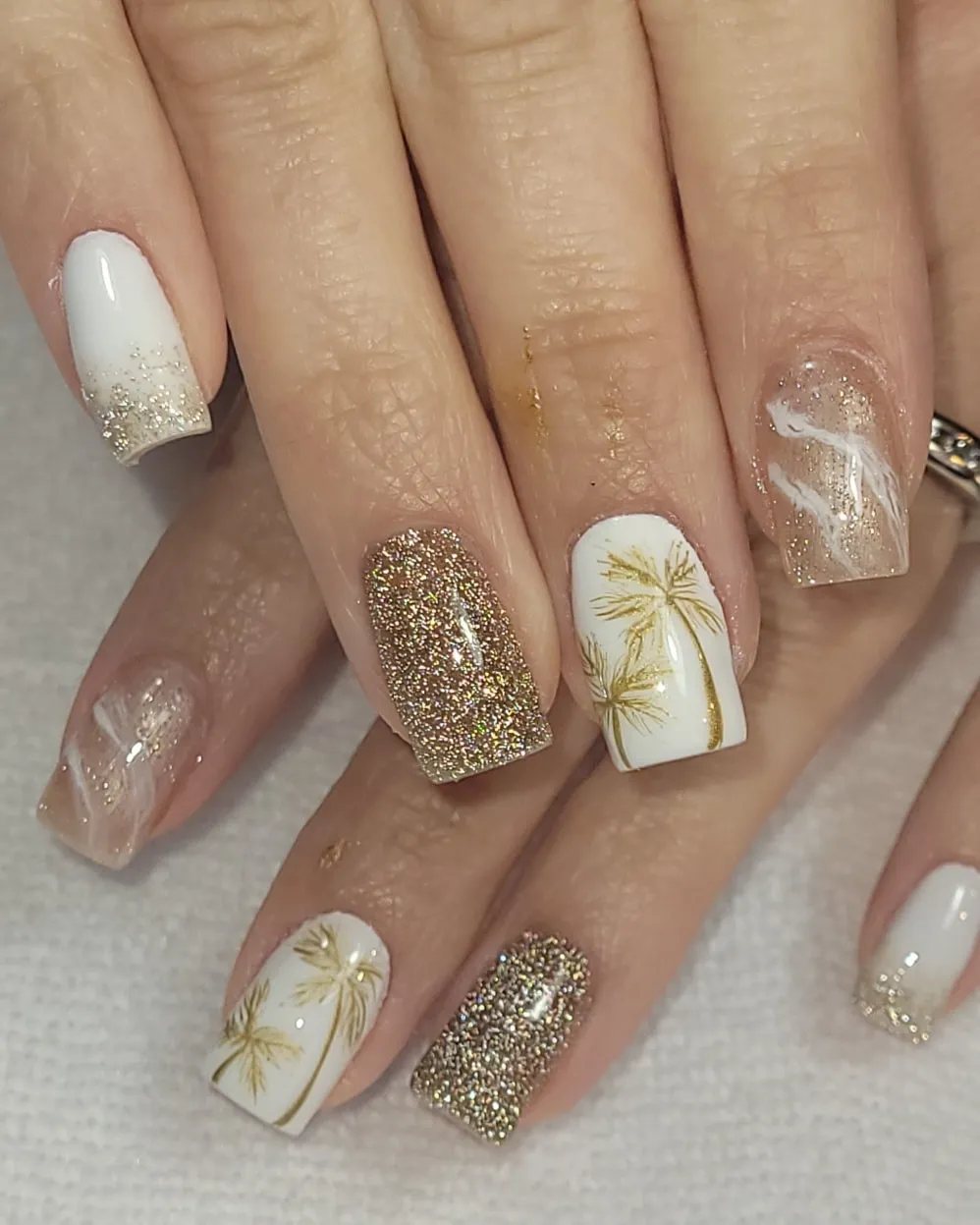 Square white and gold glitter set with fine gold line art