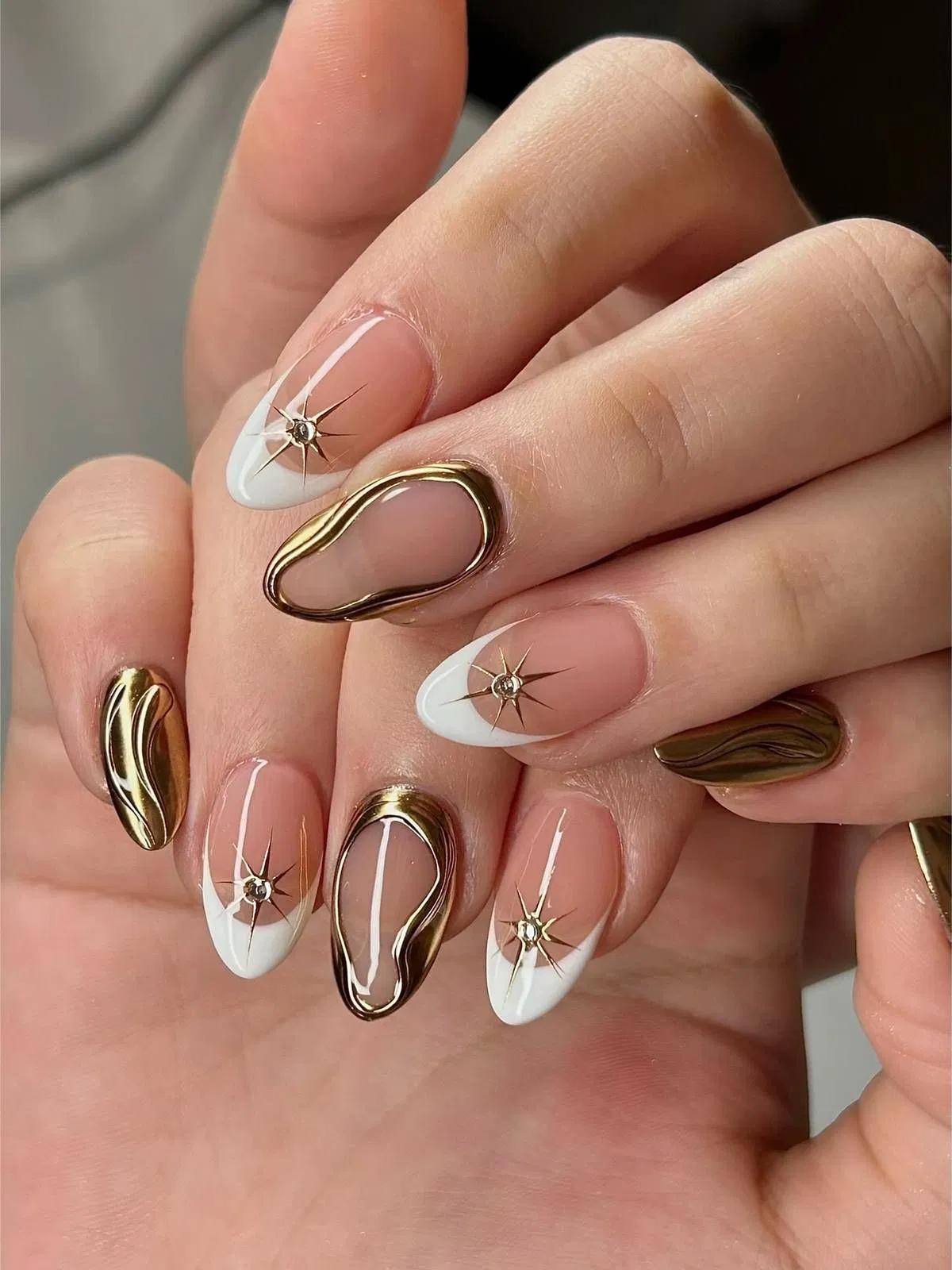 Gold 3D Frames with Starburst French Tips