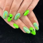 π 18+ Green Chrome Nails β¨That Shine Like Polished Emeralds Fashion image by @belinailspgh