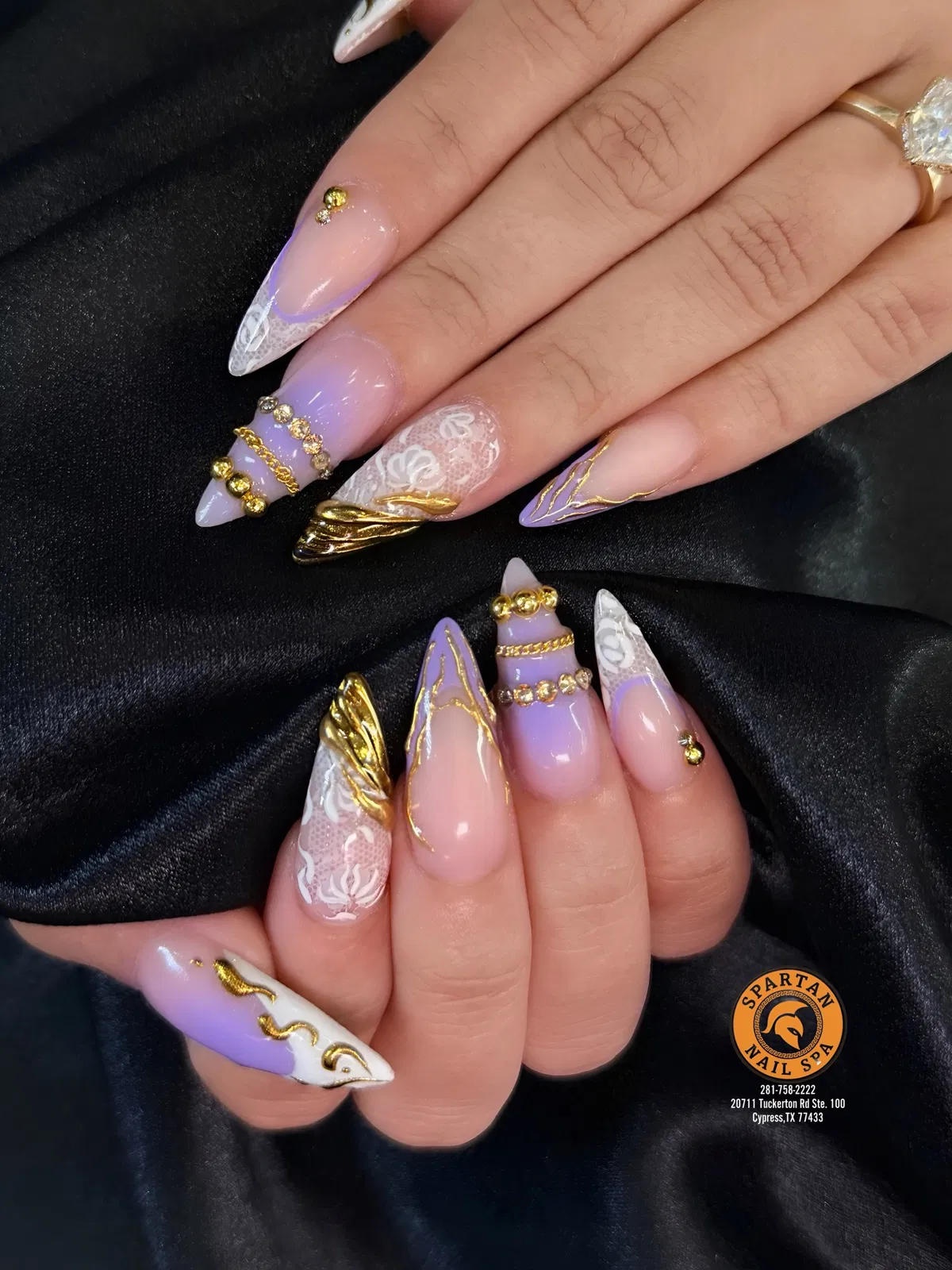 Lavender and nude stiletto set with 3D gold chains and lace-like white art