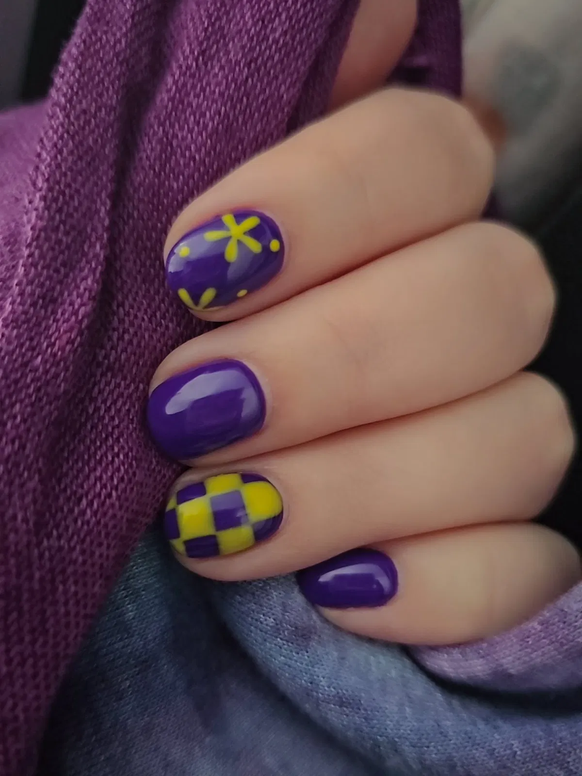 Purple set with yellow checkerboard and simple floral lines