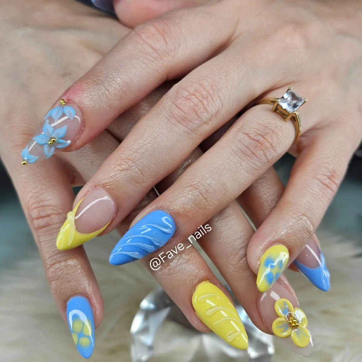 3D Floral Accents in Yellow and Blue