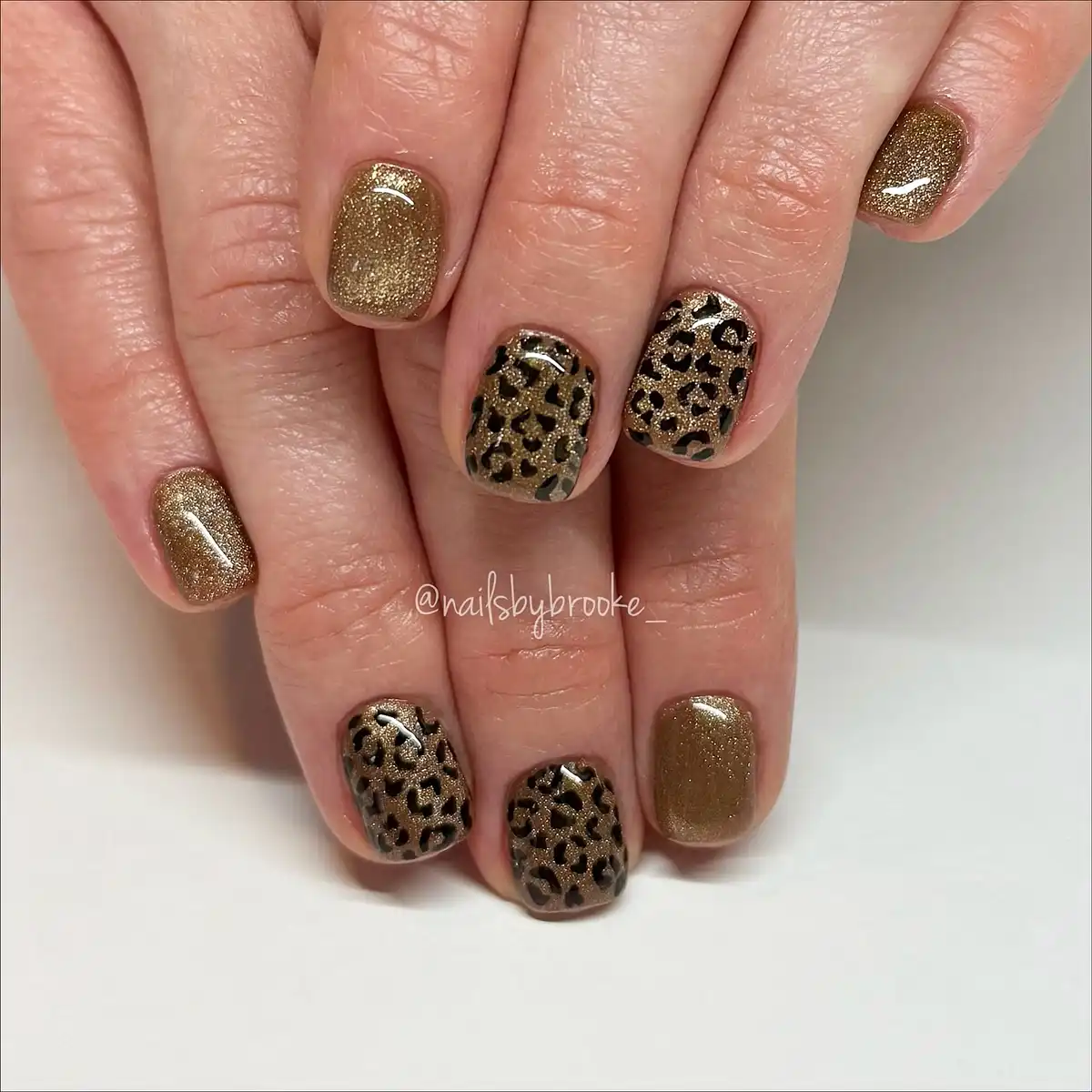 Short gold-brown shimmer with leopard print