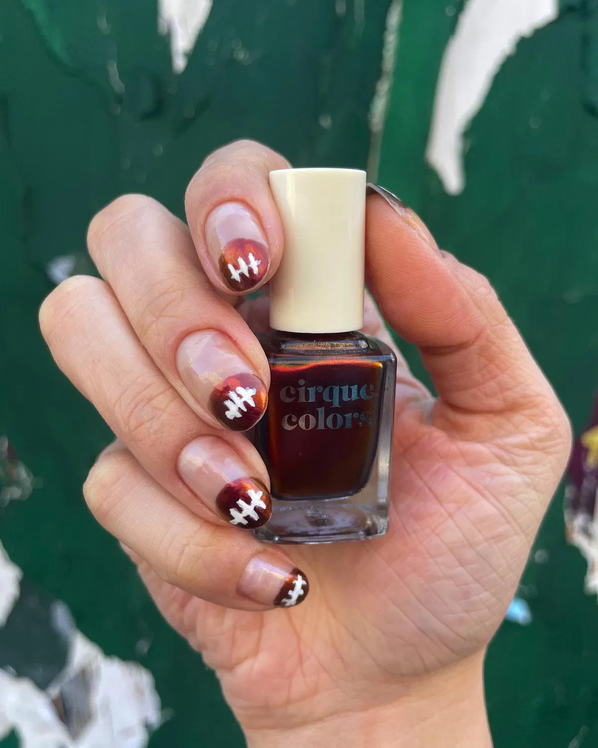 Minimal Sheer Base with Football-Tip Details