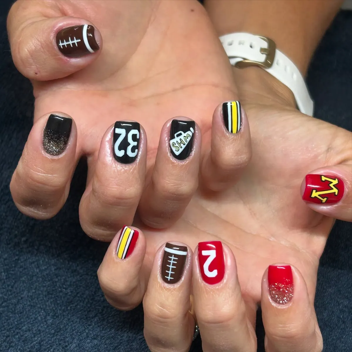 Coordinated set: numbers, stripes, and football-lace accents